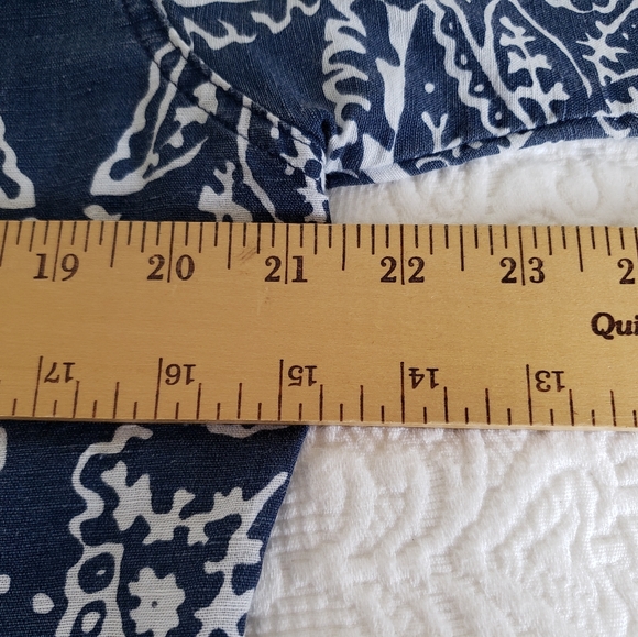 Bandana Print Button Down Shirt w/ Fringe Bottom ECU - Picture 6 of 7